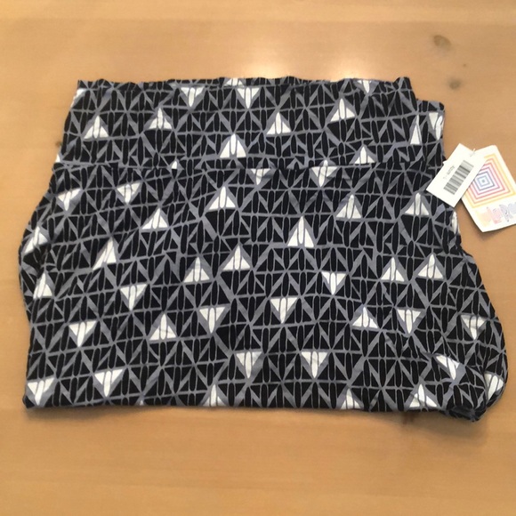 3/$30 LULAROE Azure patterned skirt SZ L BNWT.
